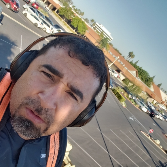 Meet your Posher, Gilbert - Picture 2 of 3